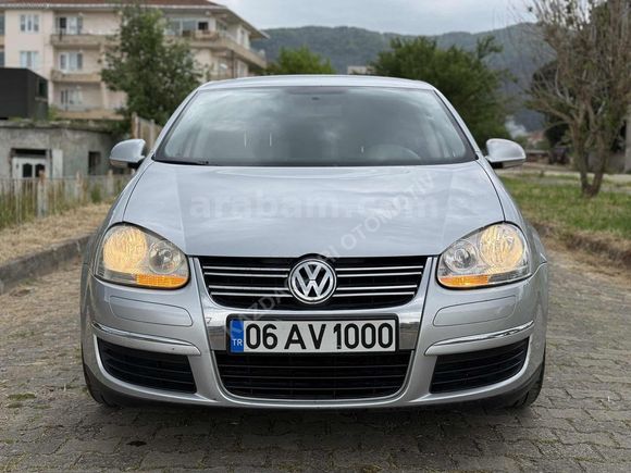 VOLKSWAGEN JETTA 1.6 FSI MİDLİNE 175.ooo KM MÜKEMMEL TEMİZLİKTE