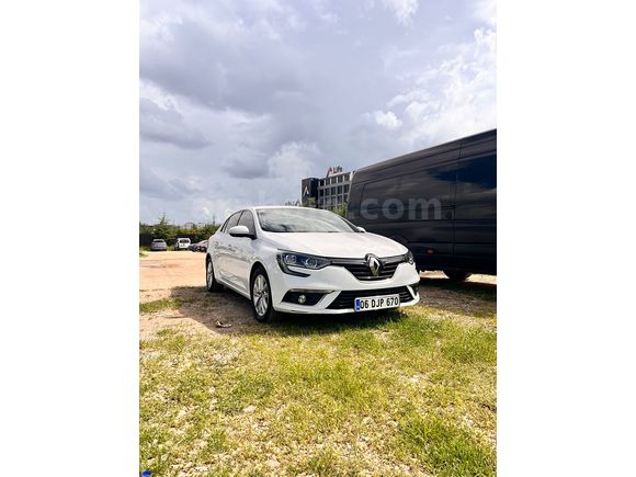 Sahibinden Renault Megane 1.5 Blue DCI Touch 2020 Model 