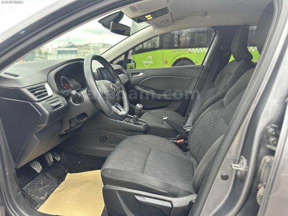 2023 MODEL CLİO TOUCH 86.000 KM