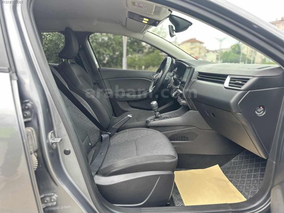 2023 MODEL CLİO TOUCH 86.000 KM
