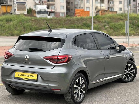2023 MODEL CLİO TOUCH 86.000 KM
