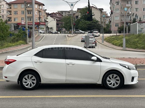 DİZEL OTOMATİK COROLLA DÜŞÜK KM TOUCH PAKET
