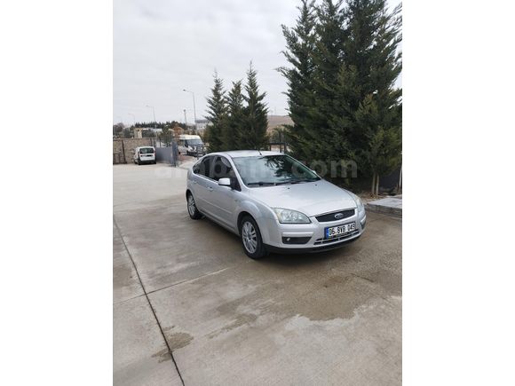 Sahibinden Ford Focus 1.6 Trend 2006 Model Ankara 201.000 km Gri (Gümüş)