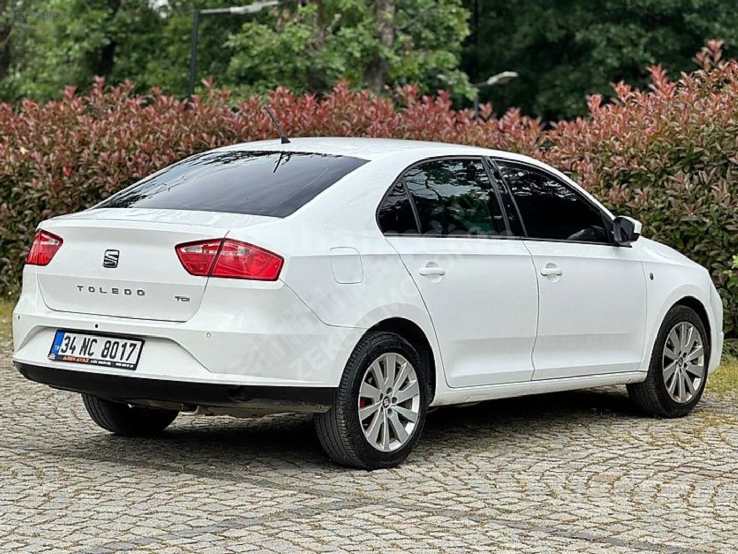 Galeriden Seat Toledo 1.6 TDI Style 2015 Model İstanbul 222.000 km Beyaz 6