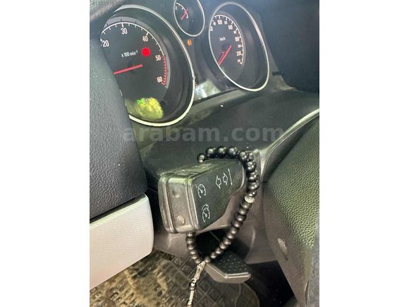 İLHAN AUTO'DAN EMSALSİZ CAM TAVANLI OPEL ASTRA 1.3 CDTI