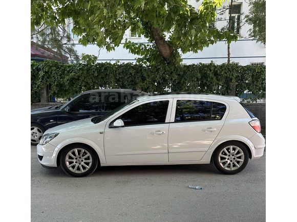 İLHAN AUTO'DAN EMSALSİZ CAM TAVANLI OPEL ASTRA 1.3 CDTI