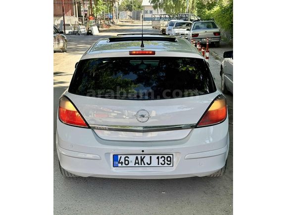 İLHAN AUTO'DAN EMSALSİZ CAM TAVANLI OPEL ASTRA 1.3 CDTI
