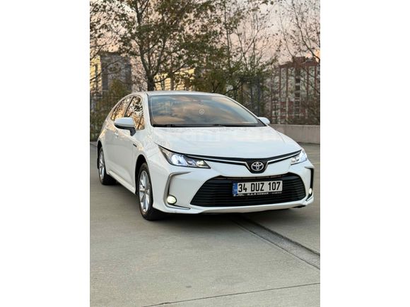 Sahibinden Toyota Corolla 1.8 Hybrid Dream 2021 Model 