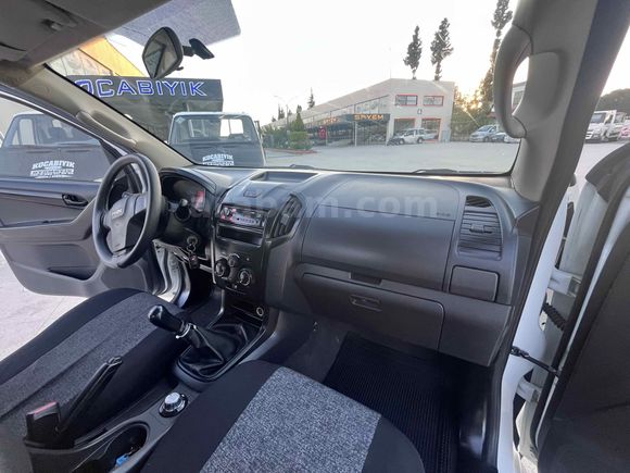 2012 model Isuzu D-Max 2.5 4x4T