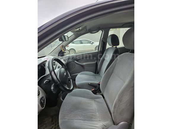 Sahibinden Ford Focus 1.6 Ambiente 2000 Model
