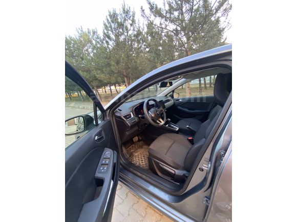 Sahibinden Hatasız Renault Clio 1.0 TCe Touch 2023 Model (Garantisi 06.2028’e kadar devam)