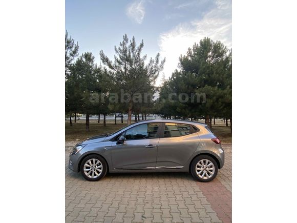 Sahibinden Hatasız Renault Clio 1.0 TCe Touch 2023 Model (Garantisi 06.2028’e kadar devam)