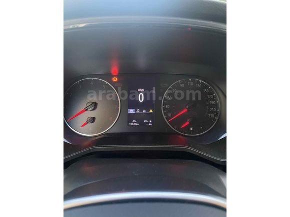 Sahibinden Hatasız Renault Clio 1.0 TCe Touch 2023 Model (Garantisi 06.2028’e kadar devam)
