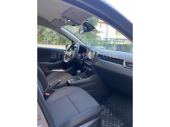 Sahibinden Hatasız Renault Clio 1.0 TCe Touch 2023 Model (Garantisi 06.2028’e kadar devam)