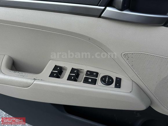 BURAK ** 2018 HYUNDAİ ELANTRA 1.6 CRDİ STYLE PLUS BAKIMLI
