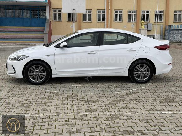 YY CAR'DAN HYUNDAİ ELANTRA 1.6 CRDİ STYLE PLUS SERVİS BAKIMLI