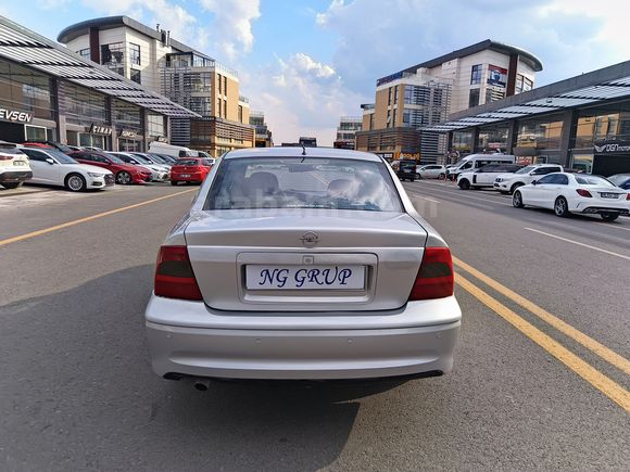2001 MODEL 1.6 MOTOR OPEL VECTRA ARAYANLARA