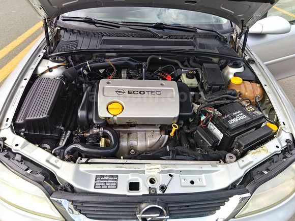 2001 MODEL 1.6 MOTOR OPEL VECTRA ARAYANLARA