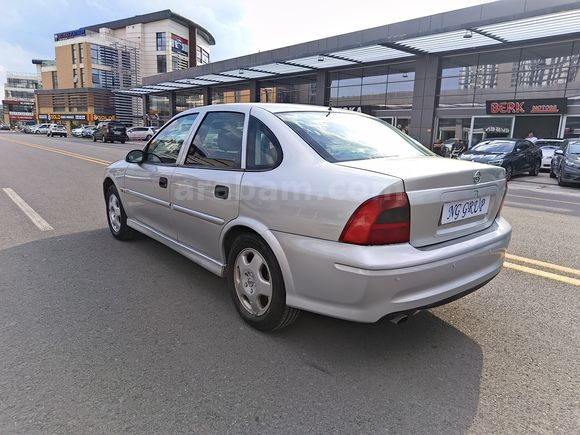 2001 MODEL 1.6 MOTOR OPEL VECTRA ARAYANLARA