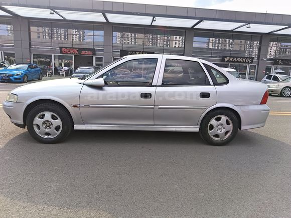 2001 MODEL 1.6 MOTOR OPEL VECTRA ARAYANLARA