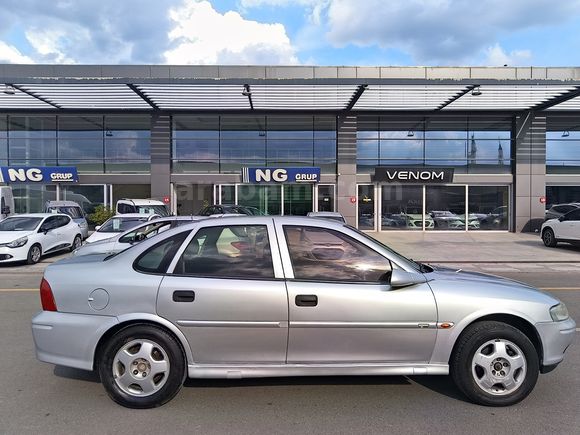 2001 MODEL 1.6 MOTOR OPEL VECTRA ARAYANLARA