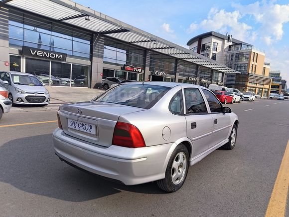 2001 MODEL 1.6 MOTOR OPEL VECTRA ARAYANLARA