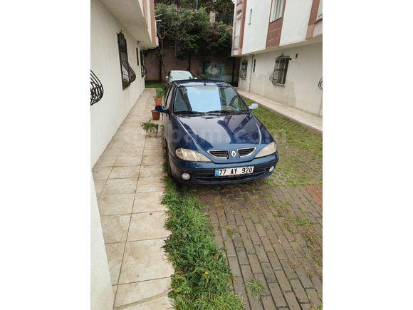 Sahibinden Renault Megane 1.6 Coupe Expression 2002 Model  280.000 km Mavi