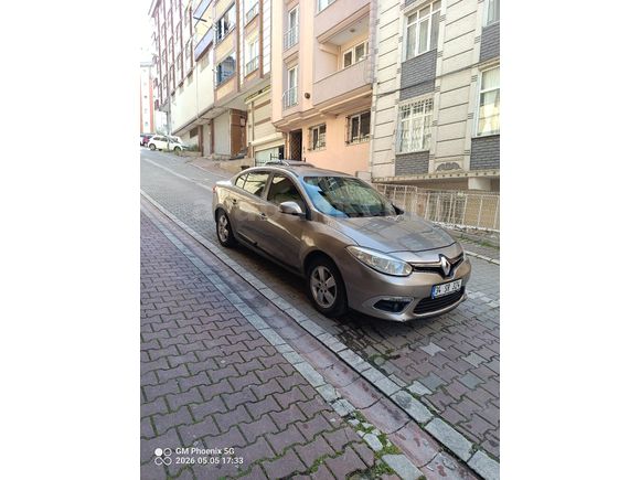 icon görünümlü extrem pakette temiz aile aracım satılıktır