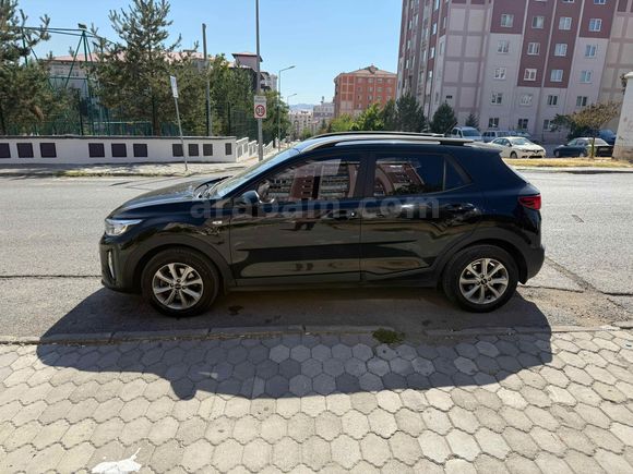 Sahibinden Kia Stonic 1.4 MPI Cool 2024 Model Sivas 22.800 km Siyah