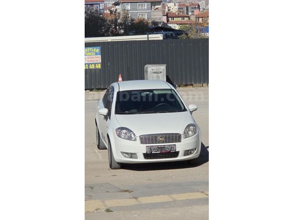 MÜKEMMEL YOL TUTUŞLU ve ÇEKİŞİ çok iyi.1.3 Multijet Active Plus 2013 Model Ankara