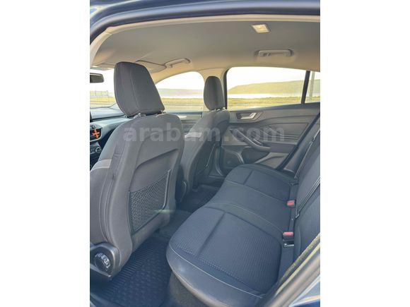 Sahibinden Ford Focus 1.5 TDCi Titanium 2019 Model  110.100 km Lacivert