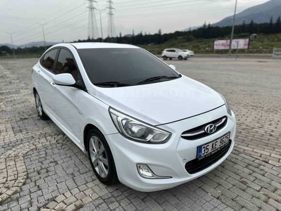 Hyundai Accent Blue 1.6 CRDI Mode Plus 2016 Model 