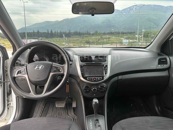Hyundai Accent Blue 1.6 CRDI Mode Plus 2016 Model 