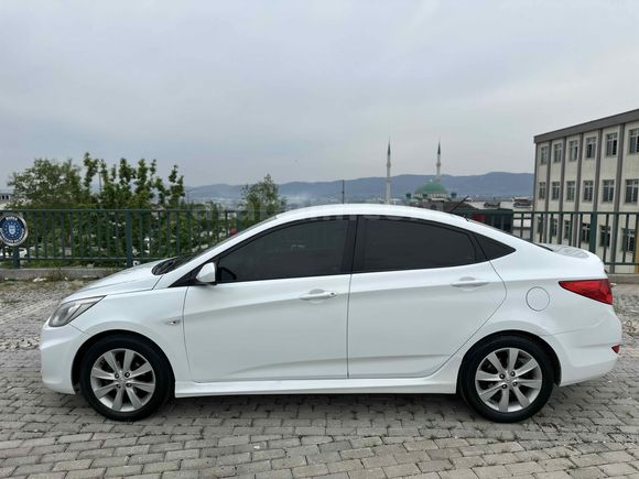 Hyundai Accent Blue 1.6 CRDI Mode Plus 2016 Model 