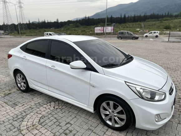 Hyundai Accent Blue 1.6 CRDI Mode Plus 2016 Model 