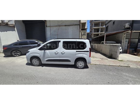 Sahibinden Opel Combo 1.5 CDTI Essential 2024 Model