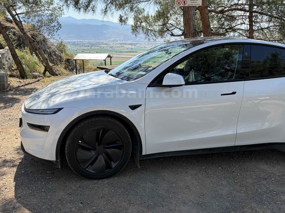 Sahibinden Tesla Model Y Standart Range 2025 Model 