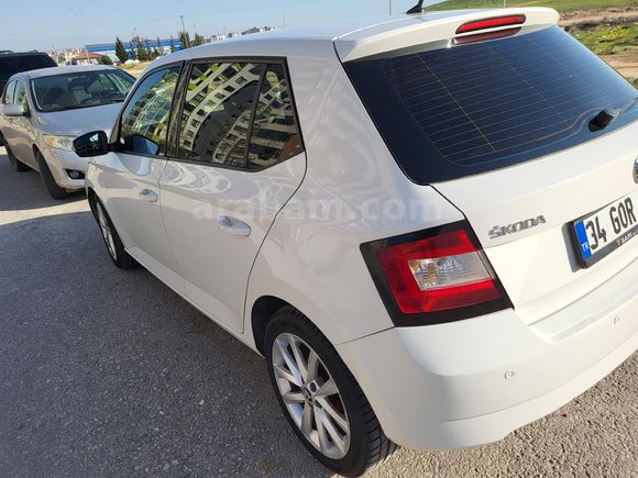 Sahibinden Skoda Fabia 1.0 GreenTec Ambition 2015 Model