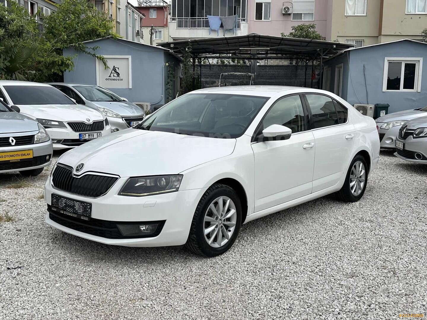 Galeriden Skoda Octavia 1.6 TDI Elegance CR 2013 Model Antalya 192.000 km Beyaz 3