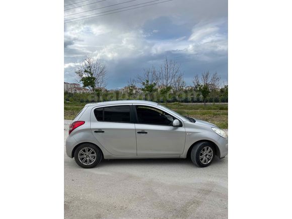 Sahibinden Hyundai i20 1.4 CRDi Team 2011 Model 