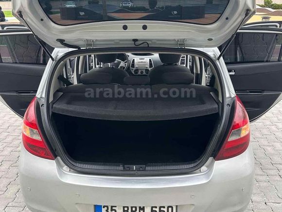 Sahibinden Hyundai i20 1.4 CRDi Team 2011 Model 
