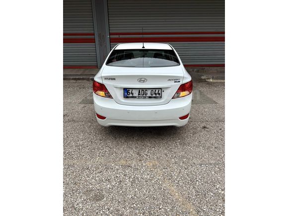 Sahibinden Hyundai Accent Blue 1.6 CRDI Mode 2012 Model 