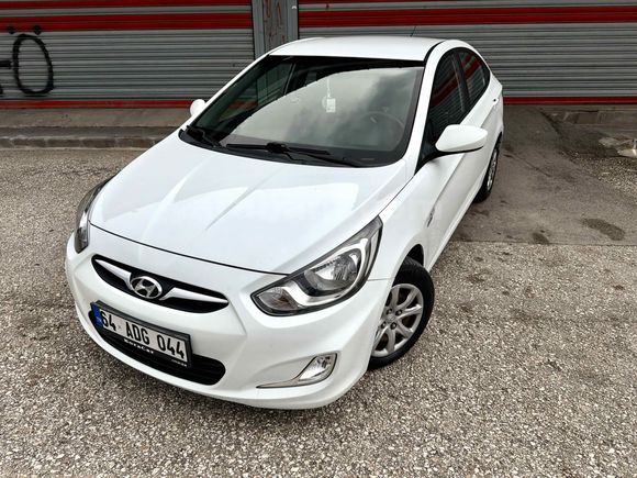 Sahibinden Hyundai Accent Blue 1.6 CRDI Mode 2012 Model 