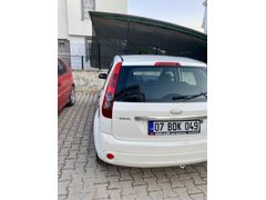 Sahibinden Ford Fiesta 1.4 TDCi Comfort 2006 Model  273.000 km Beyaz