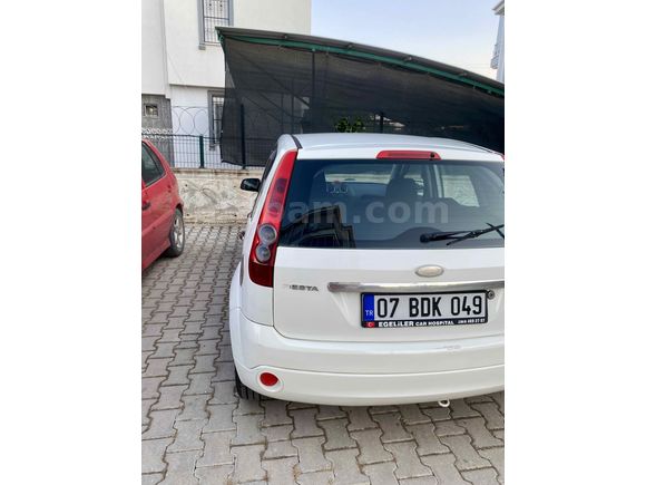 Sahibinden Ford Fiesta 1.4 TDCi Comfort 2006 Model  273.000 km Beyaz
