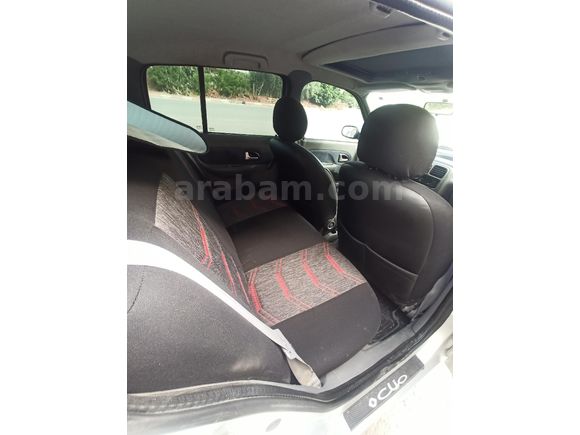 Sahibinden Renault Clio 1.4 RNA 2000 Model