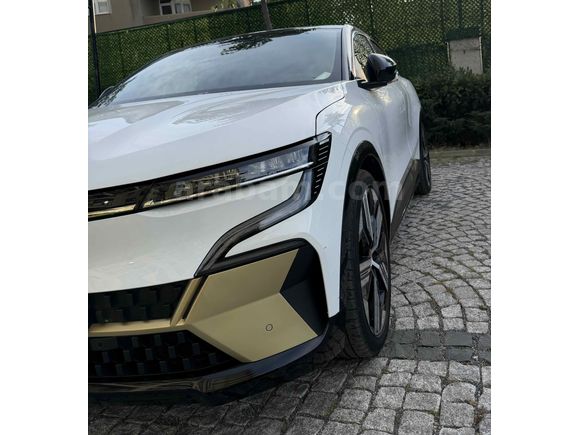 Sahibinden Renault Megane E-Tech Iconic 2023 Model İstanbul YÜZDE /20 KDV Li