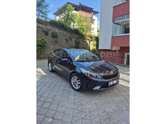 Öğretmenden 79000 KM Kia Cerato 1.6 CRDi Concept Plus 2016 Model