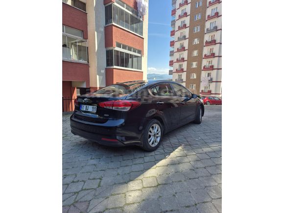 Öğretmenden 79000 KM Kia Cerato 1.6 CRDi Concept Plus 2016 Model