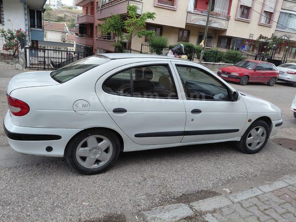 Sahibinden Renault Megane 1.6 RXT 2000 Model